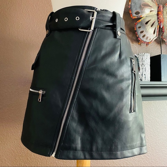 NWT 7 FOR ALL MANKIND FAUX Leather skirt - Picture 2 of 8